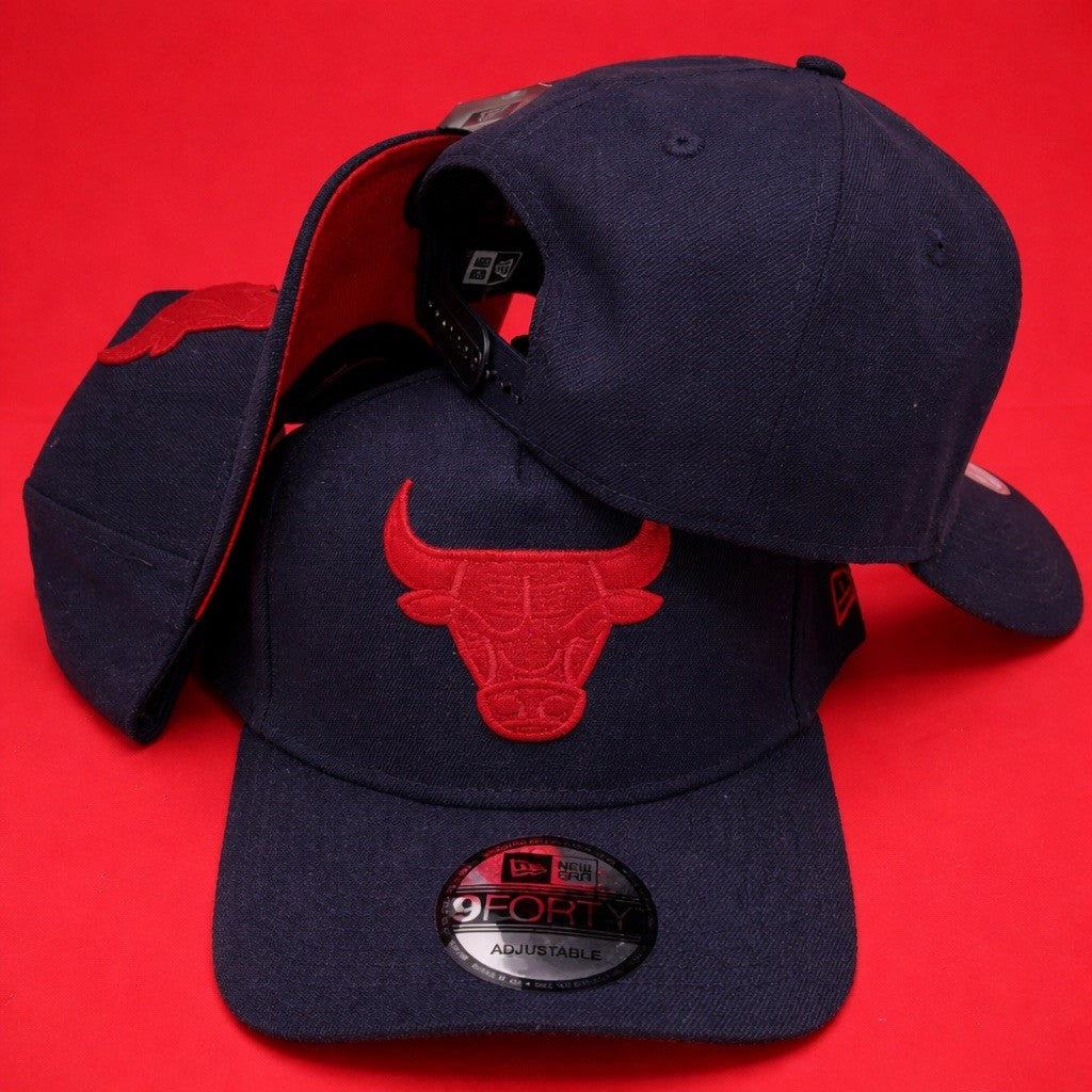 Chicago Bulls Exclusive 9Forty Snapback Hat Black/Red
